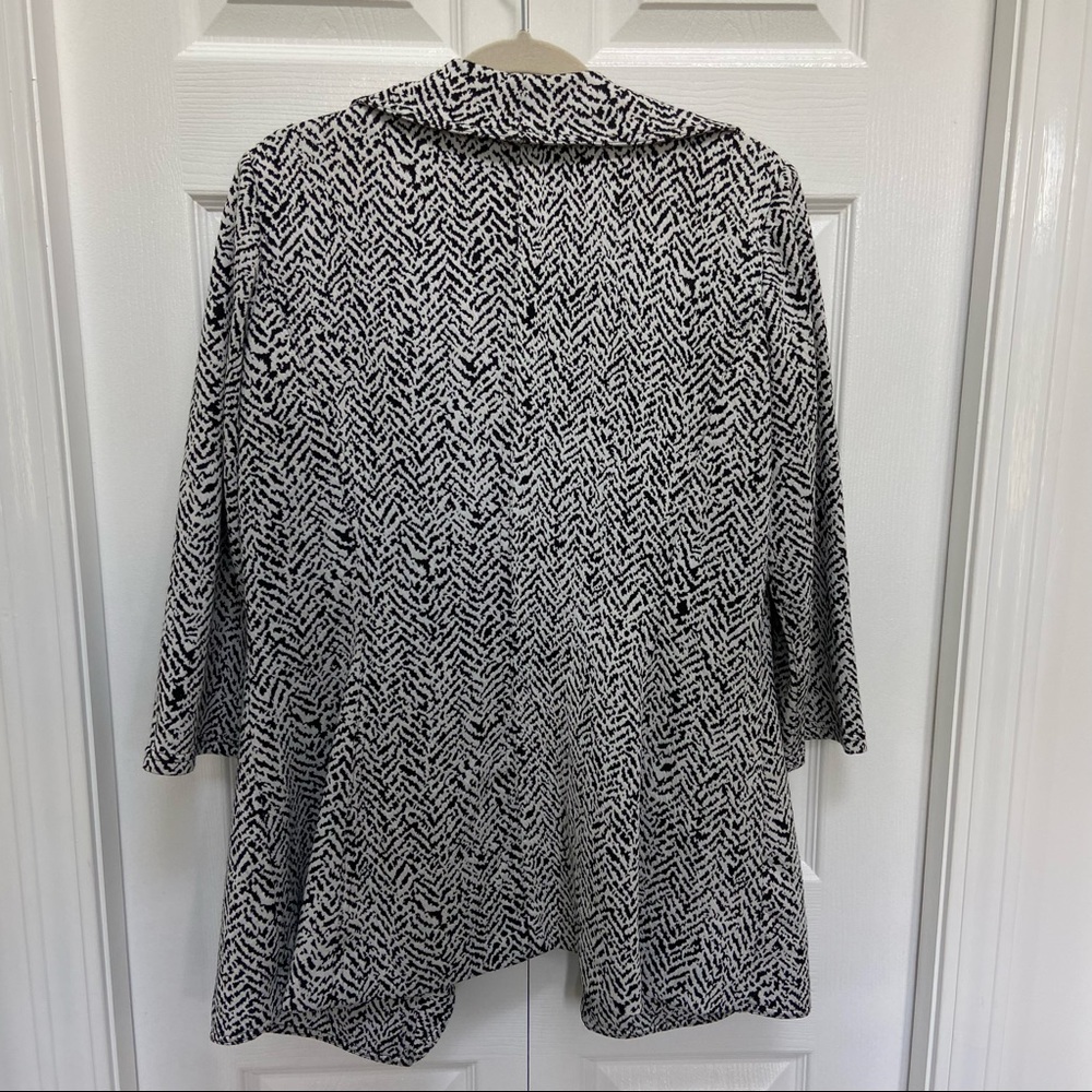 Black and White Printed Calvin Coat - Picture 3 of 4